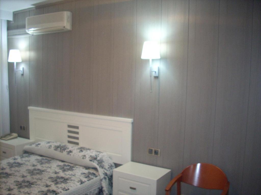 Hotel Corona De Castilla Villares de la Reina Εξωτερικό φωτογραφία
