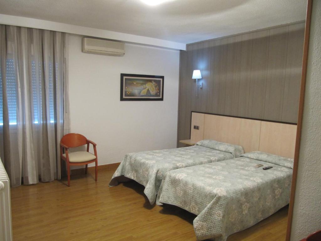 Hotel Corona De Castilla Villares de la Reina Εξωτερικό φωτογραφία